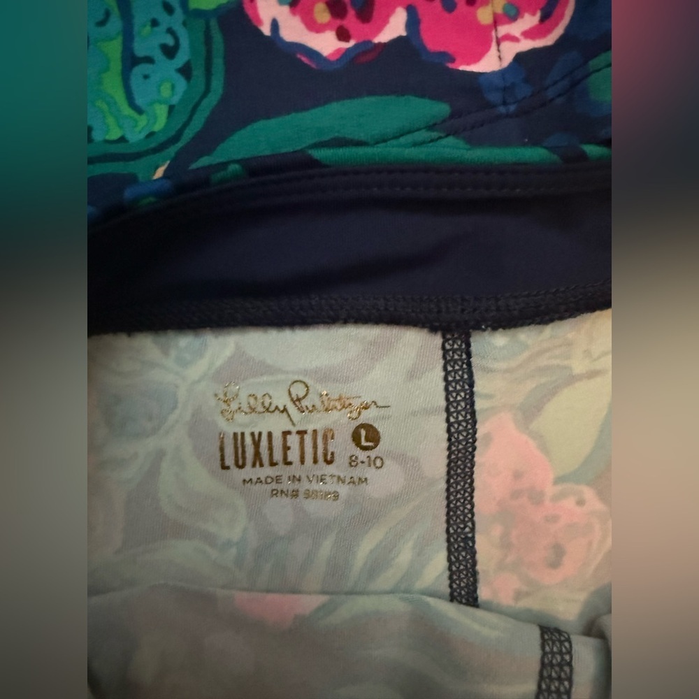 Lilly Pulitzer Luxletic Weekender Legging Low Tide Navy Life of the Party set - Picture 2 of 3